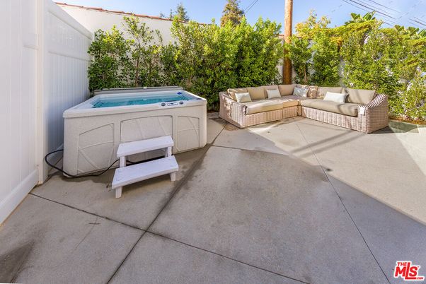 Exterior, Hot Tub