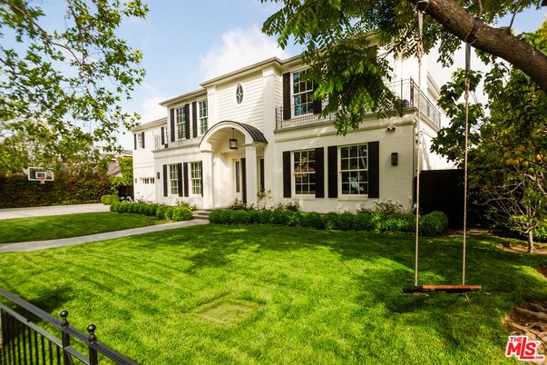 Backyard, Exterior, Facade, French Provincial