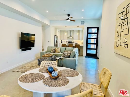 Interior, Kitchen, Living room, Pendant Lights, Recessed Lighting, Stainless Steel Appliances