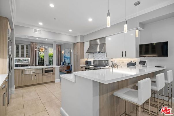 Interior, Kitchen, Pendant Lights, Recessed Lighting, Stainless Steel Appliances
