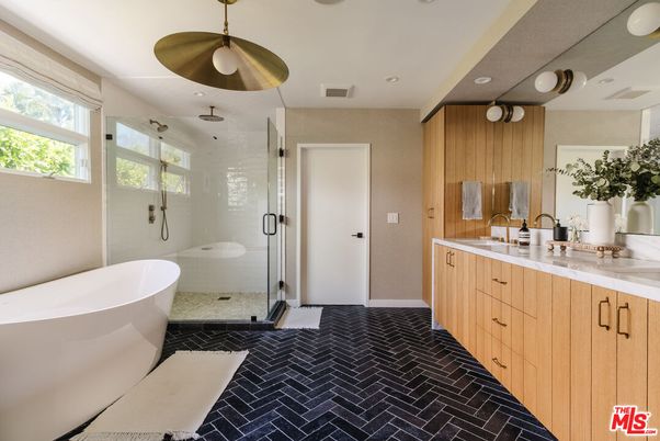 Bathroom, Dual Sink Vanities, Free Standing Baths, Glass Shower, Interior, Recessed Lighting