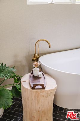 Bathroom, Free Standing Baths, Interior