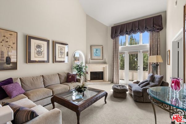 Fireplace, Interior, Living room