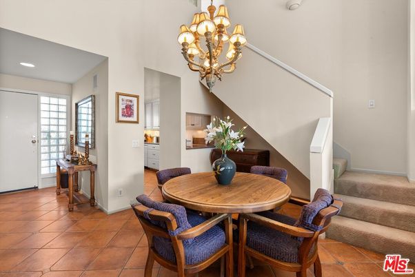 Chandelier, Dining room, Interior, Recessed Lighting