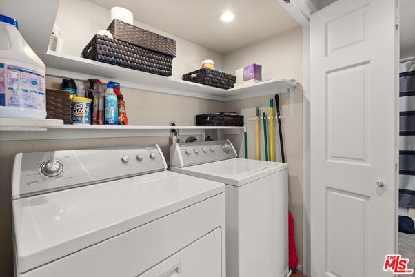 Interior, Recessed Lighting, Utility Closets, Washer