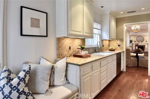 Chandelier, Dining room, Interior, Kitchen, Recessed Lighting, Wood Texture Flooring