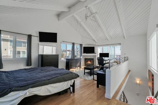 Bedroom, Fireplace, Interior, Wood Texture Flooring