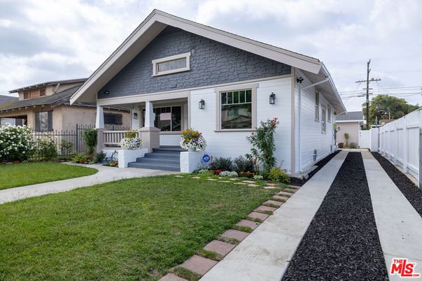 Exterior, Facade, American Craftsman