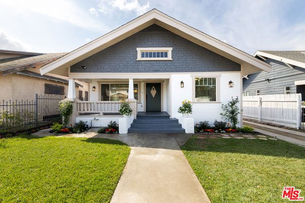 Exterior, Facade, American Craftsman