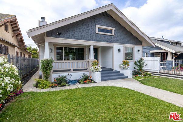 Exterior, Facade, American Craftsman