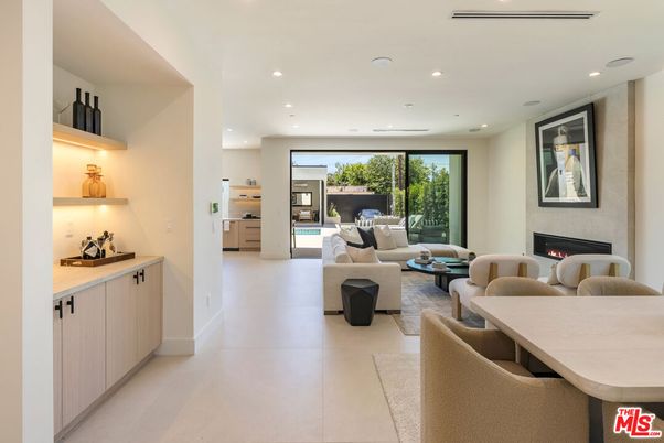 Fireplace, Interior, Living room, Recessed Lighting