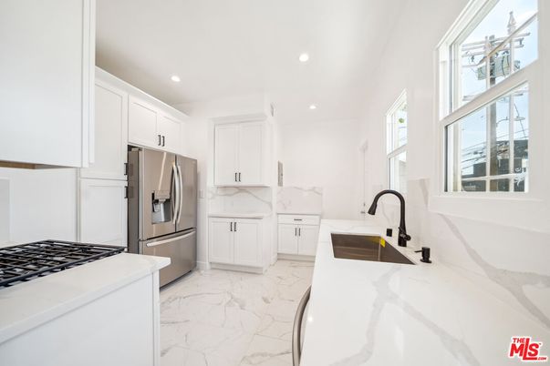Interior, Kitchen, Marble, Recessed Lighting