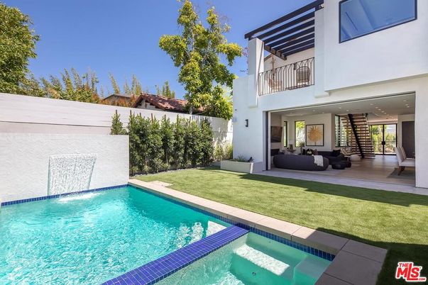 Backyard, Exterior, Pool