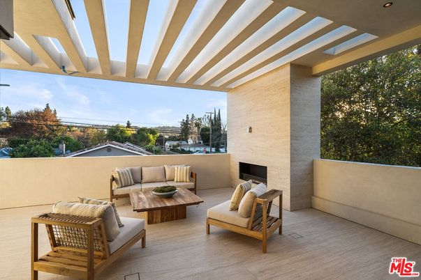Exterior, Fireplace