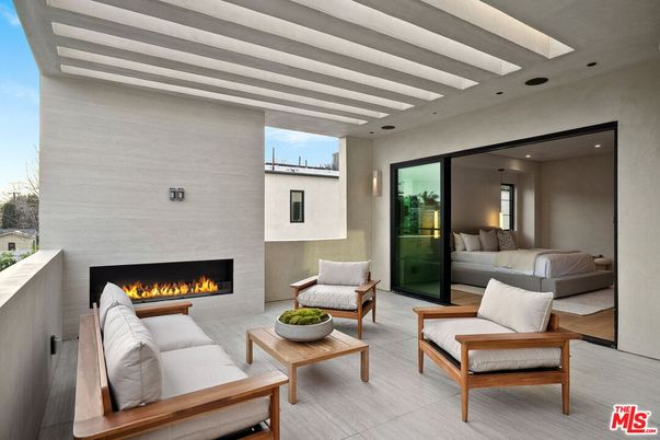 Fireplace, Interior, Living room, Recessed Lighting