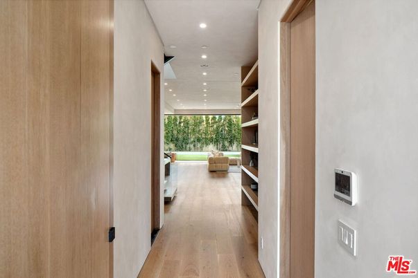 Interior, Recessed Lighting, Walk-in Closets, Wood Texture Flooring