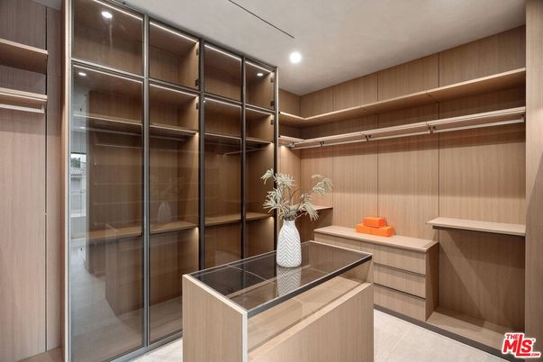 Interior, Recessed Lighting, Walk-in Closets