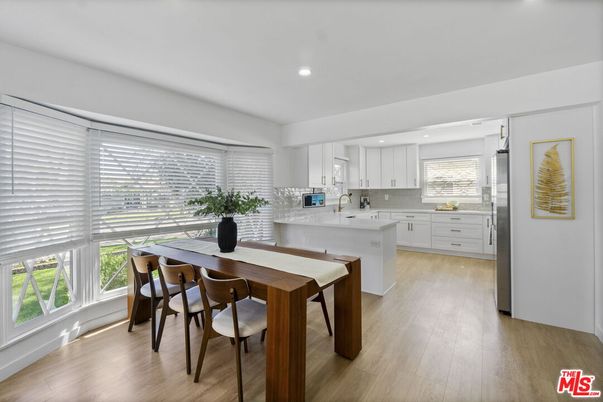 Dining room, Interior, Kitchen, Recessed Lighting, Wood Texture Flooring