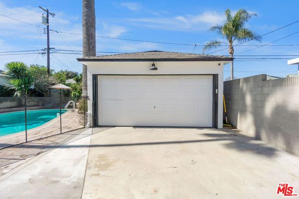 Detached Garage, Exterior, Pool