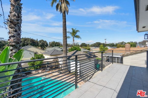 Exterior, Pool, Other