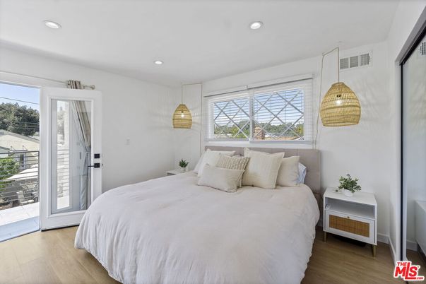 Bedroom, Interior, Pendant Lights, Recessed Lighting, Wood Texture Flooring