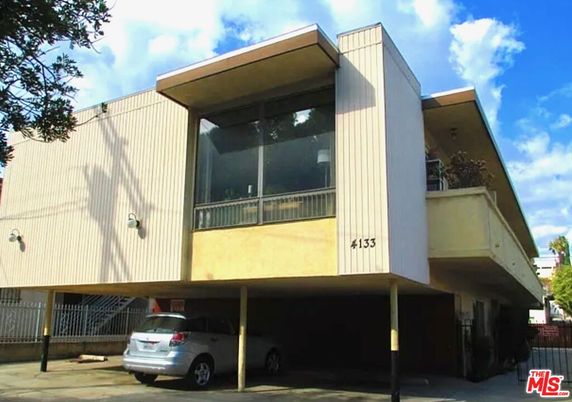 Exterior, Facade, None