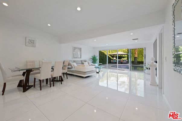 Dining room, Interior, Living room, Recessed Lighting