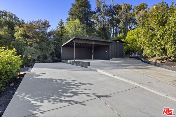 Detached Garage, Exterior