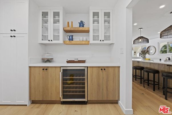 Interior, Pendant Lights, Recessed Lighting, Wood Texture Flooring