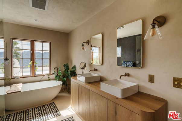 Bathroom, Dual Sink Vanities, Free Standing Baths, Interior, Recessed Lighting