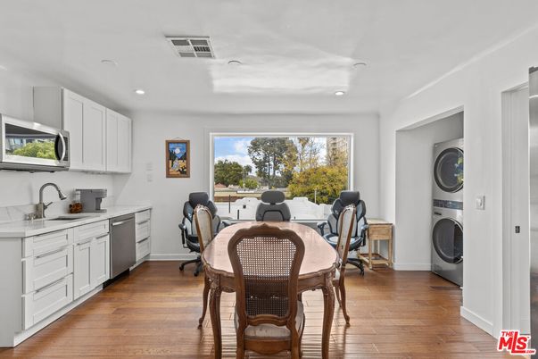 Dining room, Interior, Kitchen, Recessed Lighting, Washer, Wood Texture Flooring