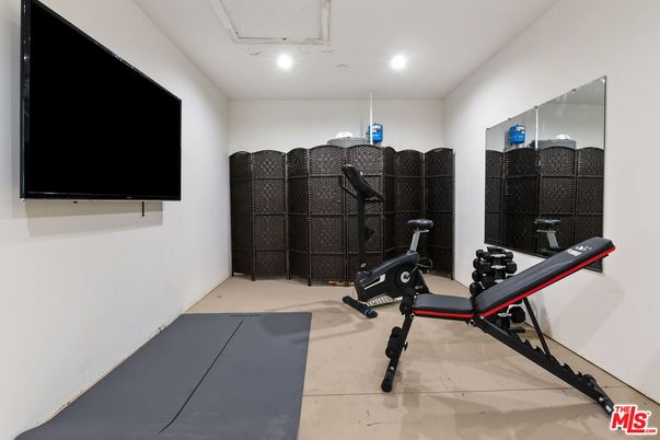 Fitness Equipment, Interior, Recessed Lighting