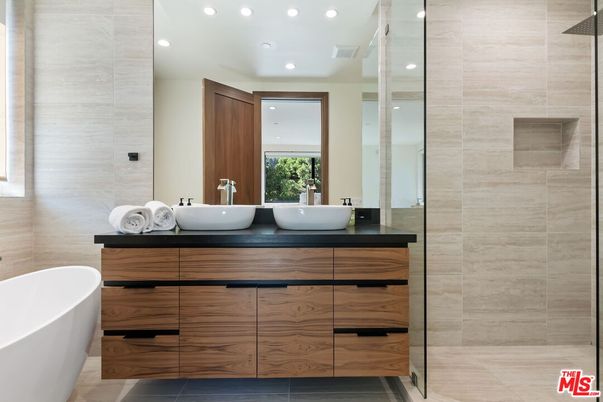 Bathroom, Dual Sink Vanities, Free Standing Baths, Interior, Recessed Lighting