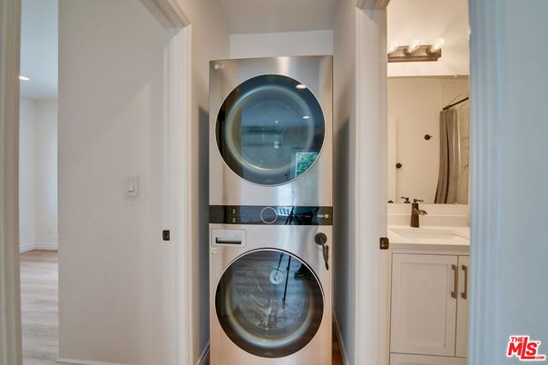Bathroom, Interior, Utility Closets, Washer