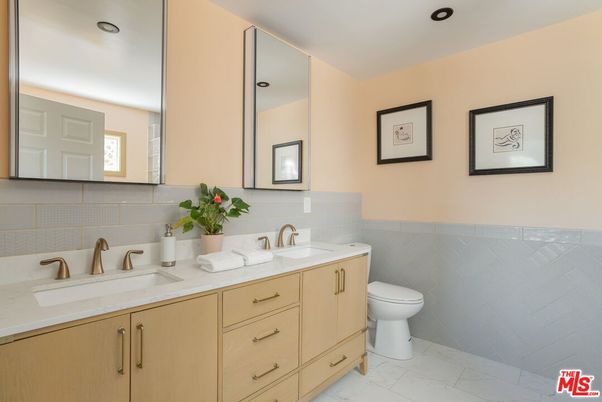 Bathroom, Dual Sink Vanities, Interior, Marble, Recessed Lighting