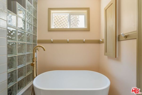 Bathroom, Free Standing Baths, Interior