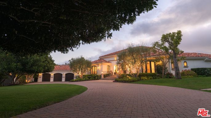 Backyard, Exterior, Facade, Mediterranean