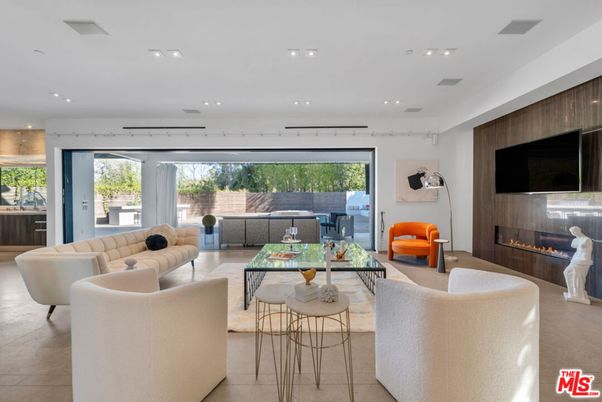 Fireplace, Interior, Living room, Recessed Lighting