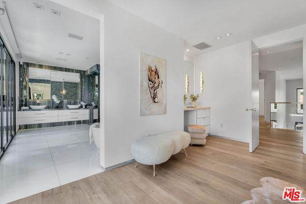 Bathroom, Interior, Pendant Lights, Recessed Lighting, Wood Texture Flooring