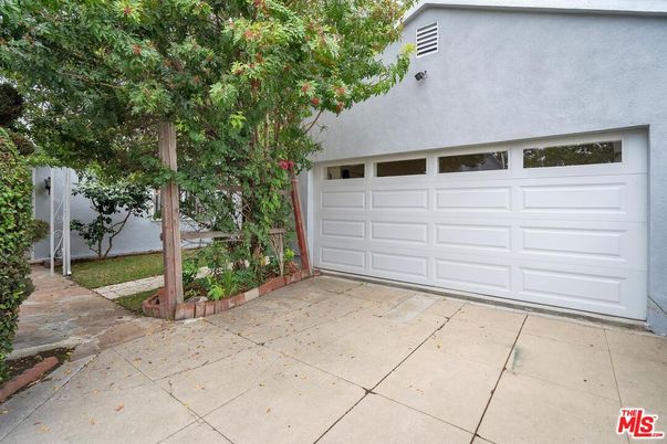 Detached Garage, Exterior