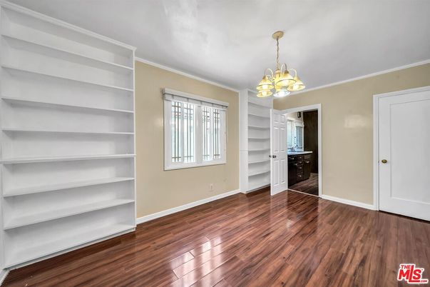 Empty room, Interior, Pendant Lights, Wood Texture Flooring