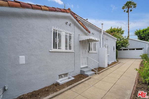 Detached Garage, Exterior