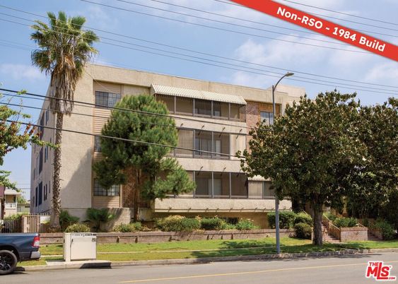 Exterior, Facade, Condo Building
