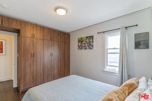 Bedroom, Interior, Water, Wood Texture Flooring, Wooden Walls