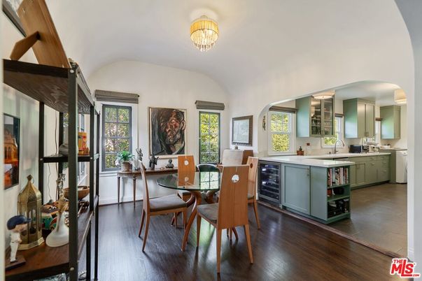 Chandelier, Dining room, Interior, Kitchen, Wood Texture Flooring
