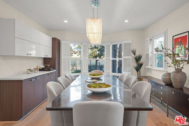 Chandelier, Dining room, Interior, Kitchen, Recessed Lighting, Wood Texture Flooring