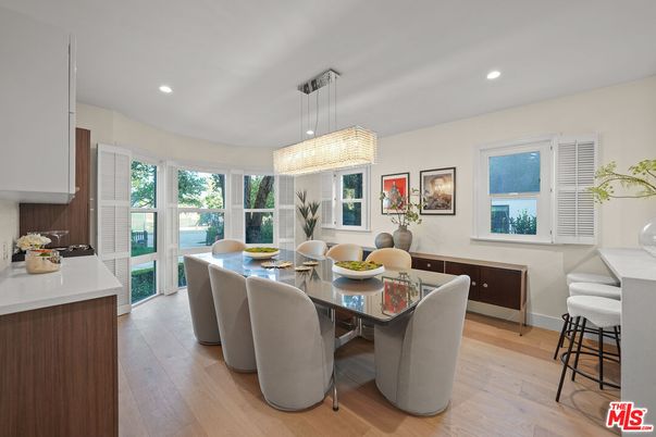 Chandelier, Dining room, Interior, Recessed Lighting, Wood Texture Flooring