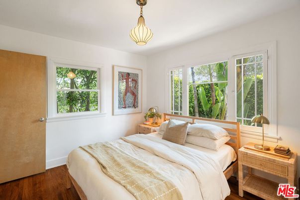 Bedroom, Interior, Pendant Lights, Wood Texture Flooring