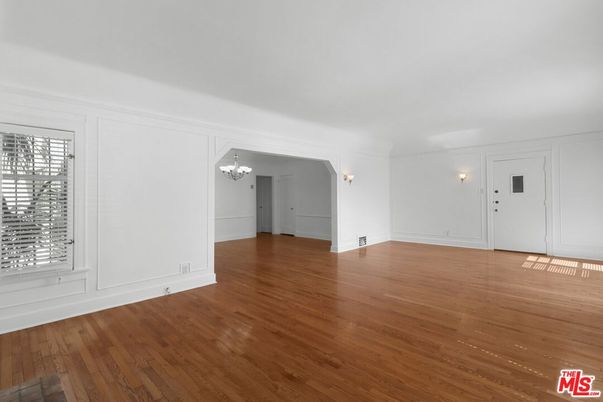 Chandelier, Empty room, Interior, Wood Texture Flooring