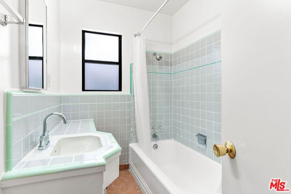 Bathroom, Interior, Tile Countertops